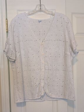 Old Navy White Eyelet Button-Front Top